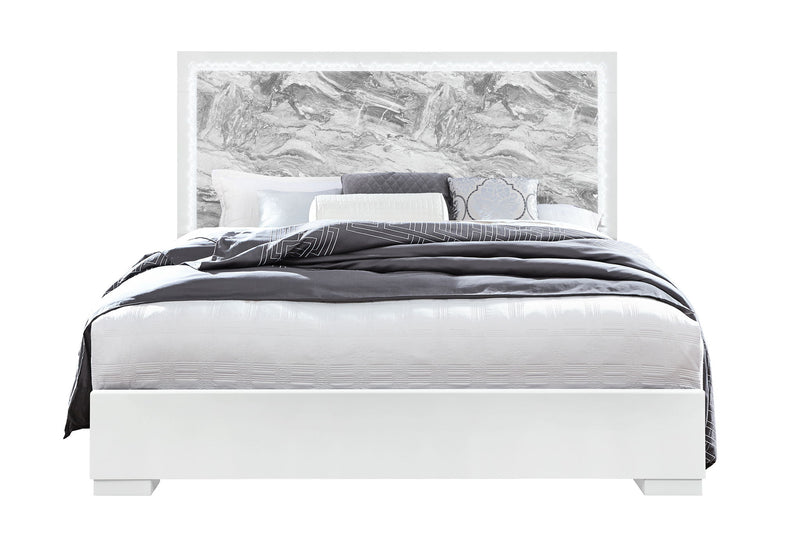 Naomi - 4 Piece Bedroom Set (King Bed, Dresser, Mirror, Nightstand) - Silver Marble