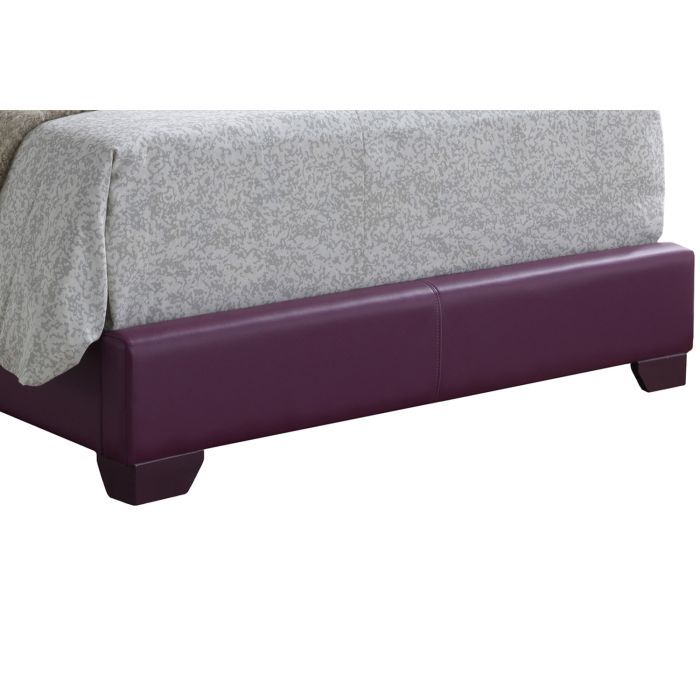 Elegant Platform Bed For Relaxed Spaces