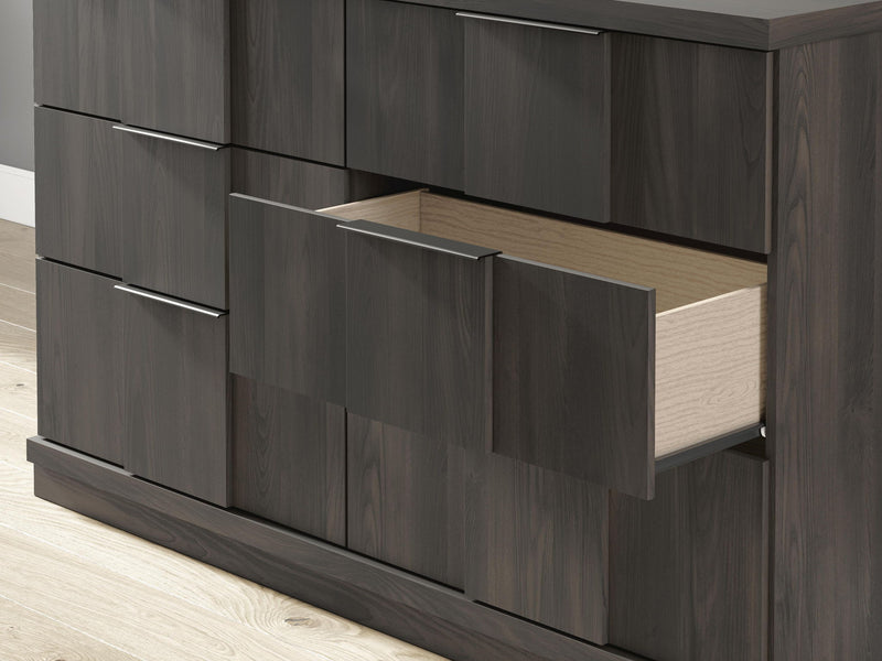 Shaehartin - Six Drawer Dresser