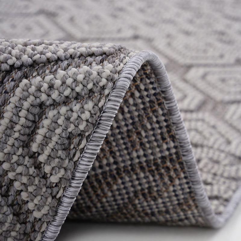 Guros - 8' X 10' Geometric Indoor / Outdoor Area Rug - Gray / White