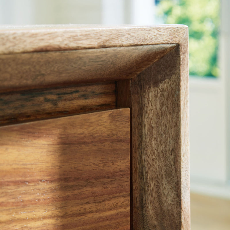 Dressonni - Five Drawer Chest - Brown